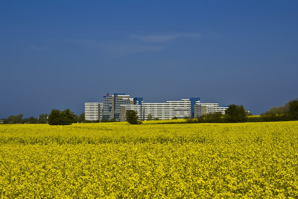 Bausünde der 70er in idyllischer Landschaft